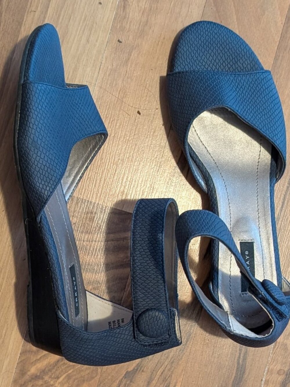 Array Dark Blue elegant women's sandals 8M